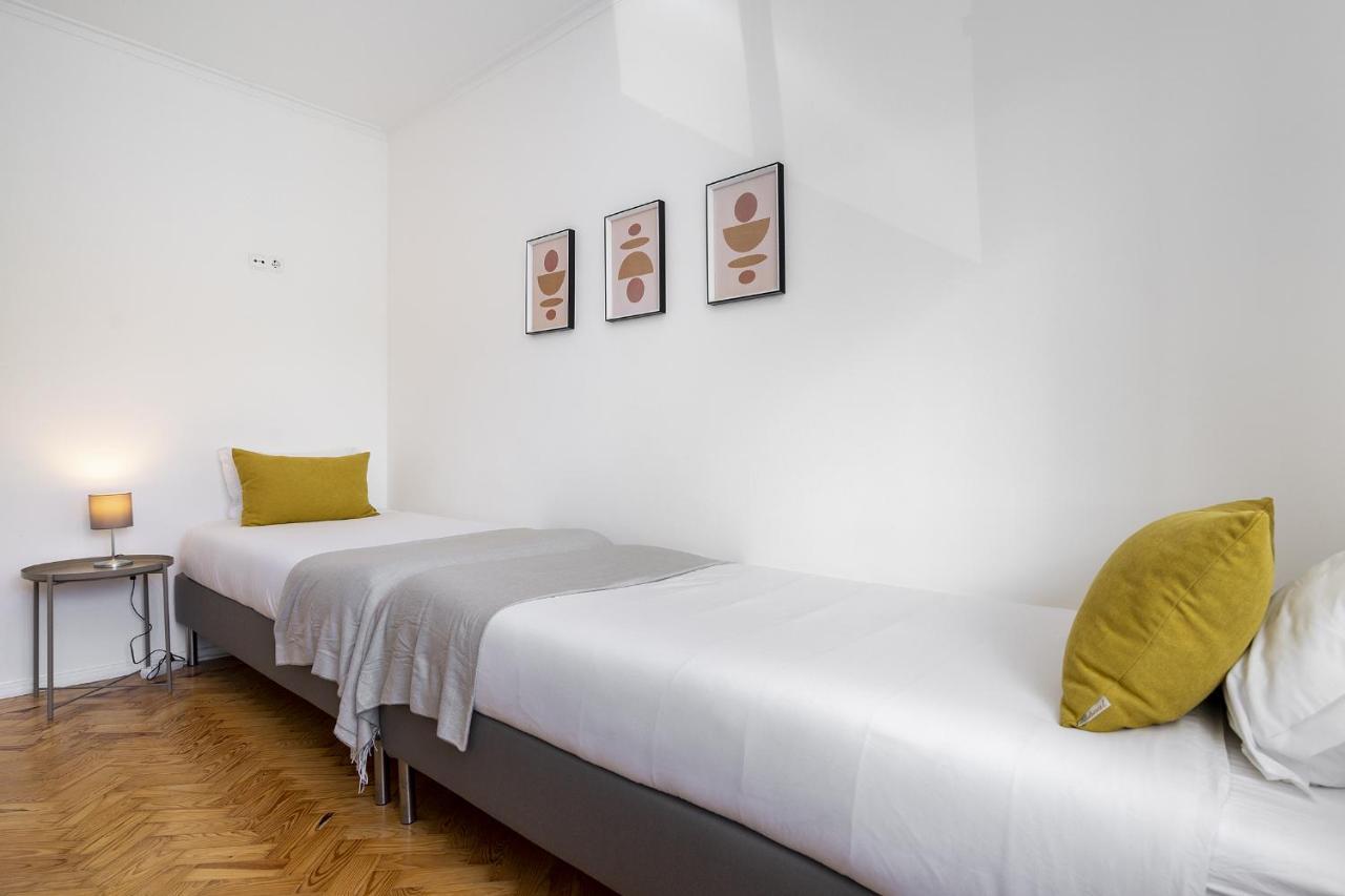 Whome Peaceful Alges Family Home Away From City Noise Lisboa Exteriör bild